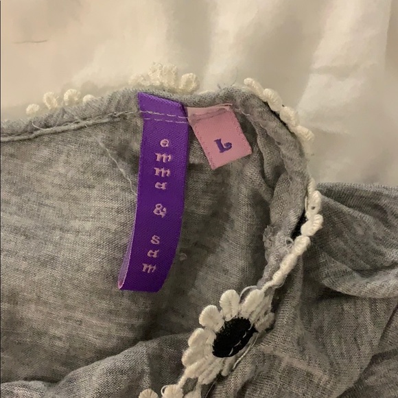 Emma & Sam Tops - Lf/ Emma and Sam Daisy Crop top Emma & Sam Tops - Lf/ Emma and Sam Daisy Crop top
